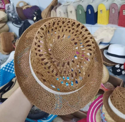 Ljetni šešir od prozračnog papira