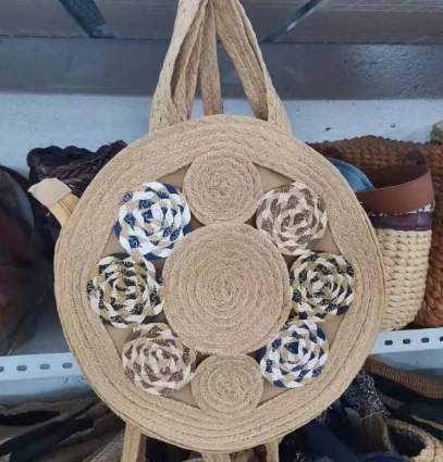 Ženska torba za ramena okrugle oblika