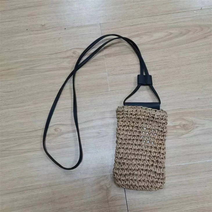 Smeđa Coloe ženska torba za telefon od slame